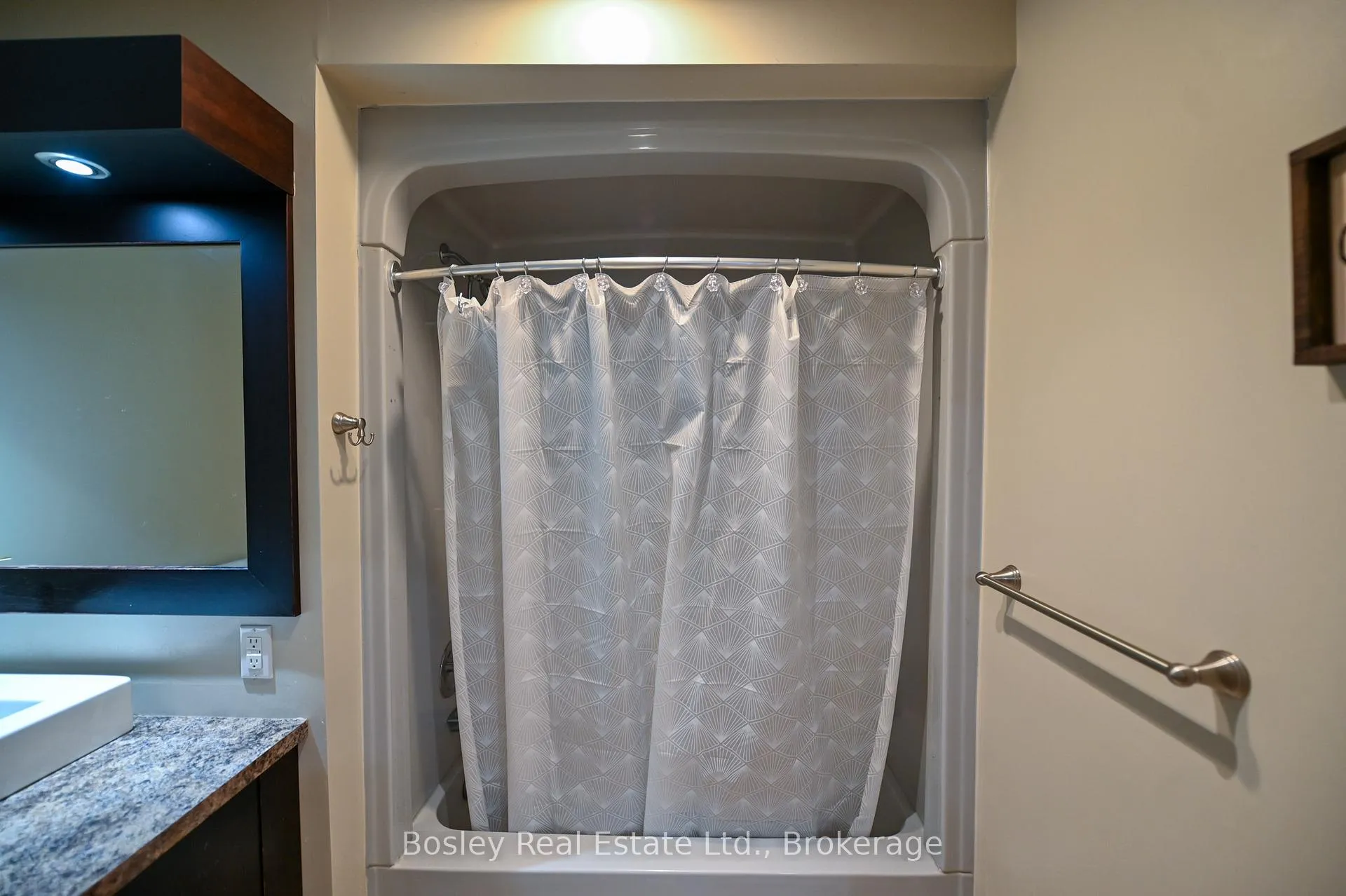 Photo 17 of 187 Jacob Street, Wilmot — HOMEH