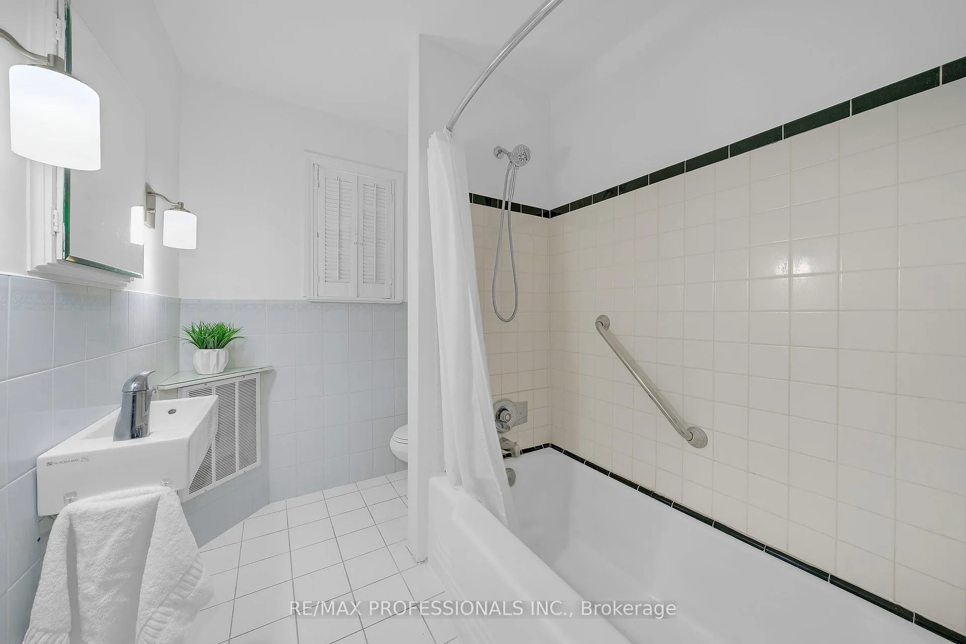 Photo 6 of 29 Tremont Road, Etobicoke, Islington-City Centre West — HOMEH