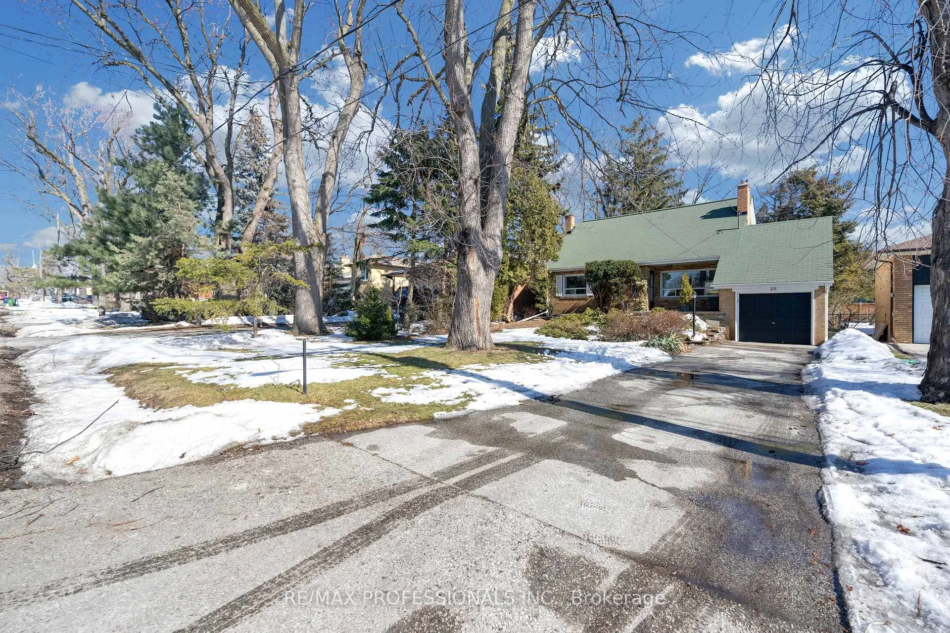 Photo 17 of 29 Tremont Road, Etobicoke, Islington-City Centre West — HOMEH