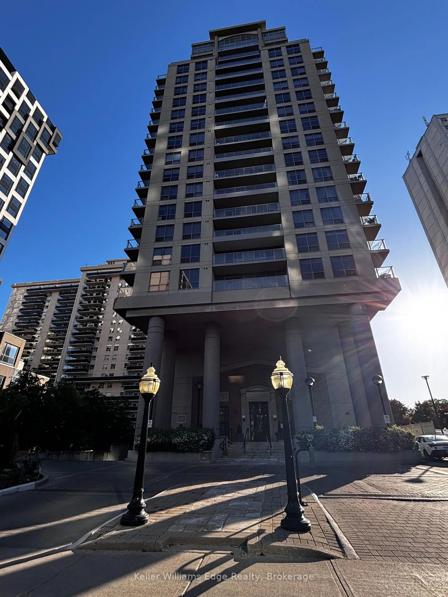 Front of Unit 1007, 70 High Park Avenue
