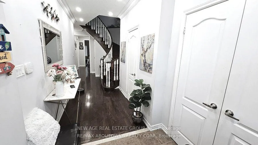 Photo 7 of 42 Ozner Crescent, Vaughan, Vellore Village — HOMEH