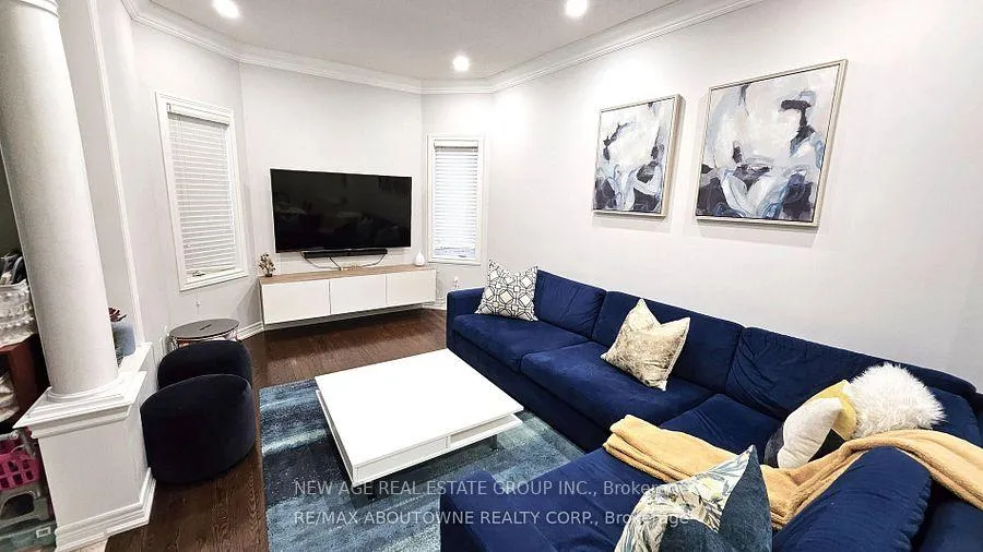 Photo 10 of 42 Ozner Crescent, Vaughan, Vellore Village — HOMEH