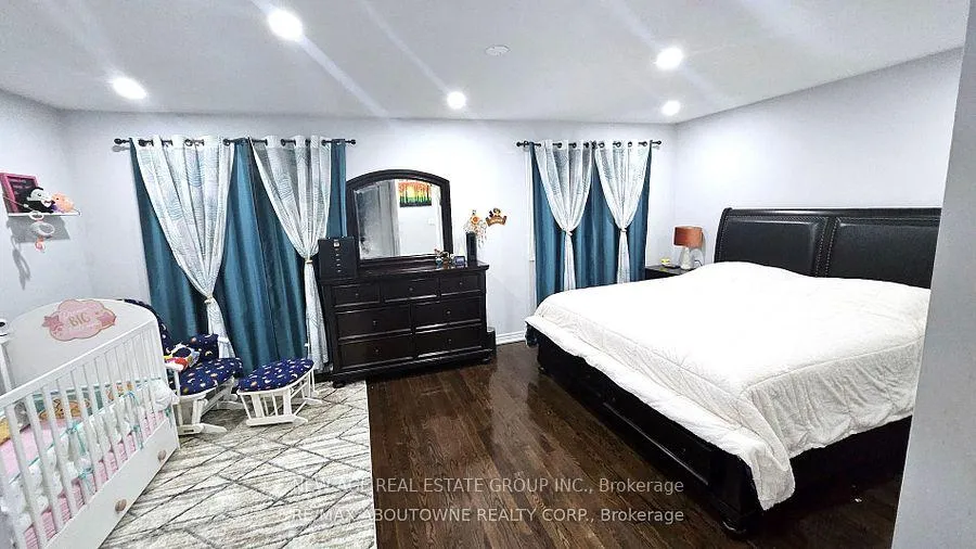 Photo 22 of 42 Ozner Crescent, Vaughan, Vellore Village — HOMEH