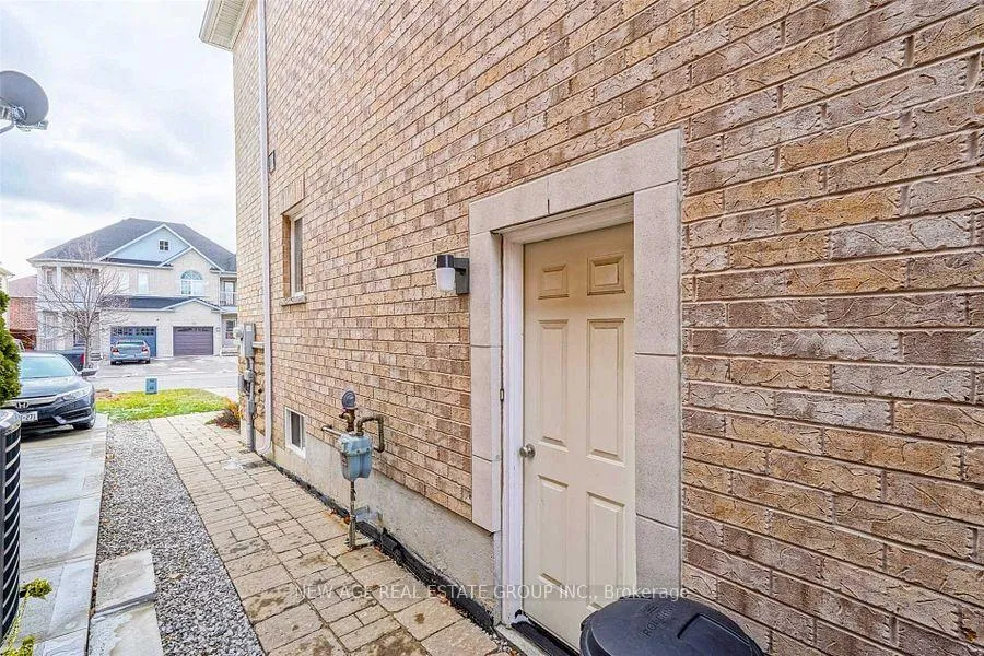 Photo 34 of 42 Ozner Crescent, Vaughan, Vellore Village — HOMEH