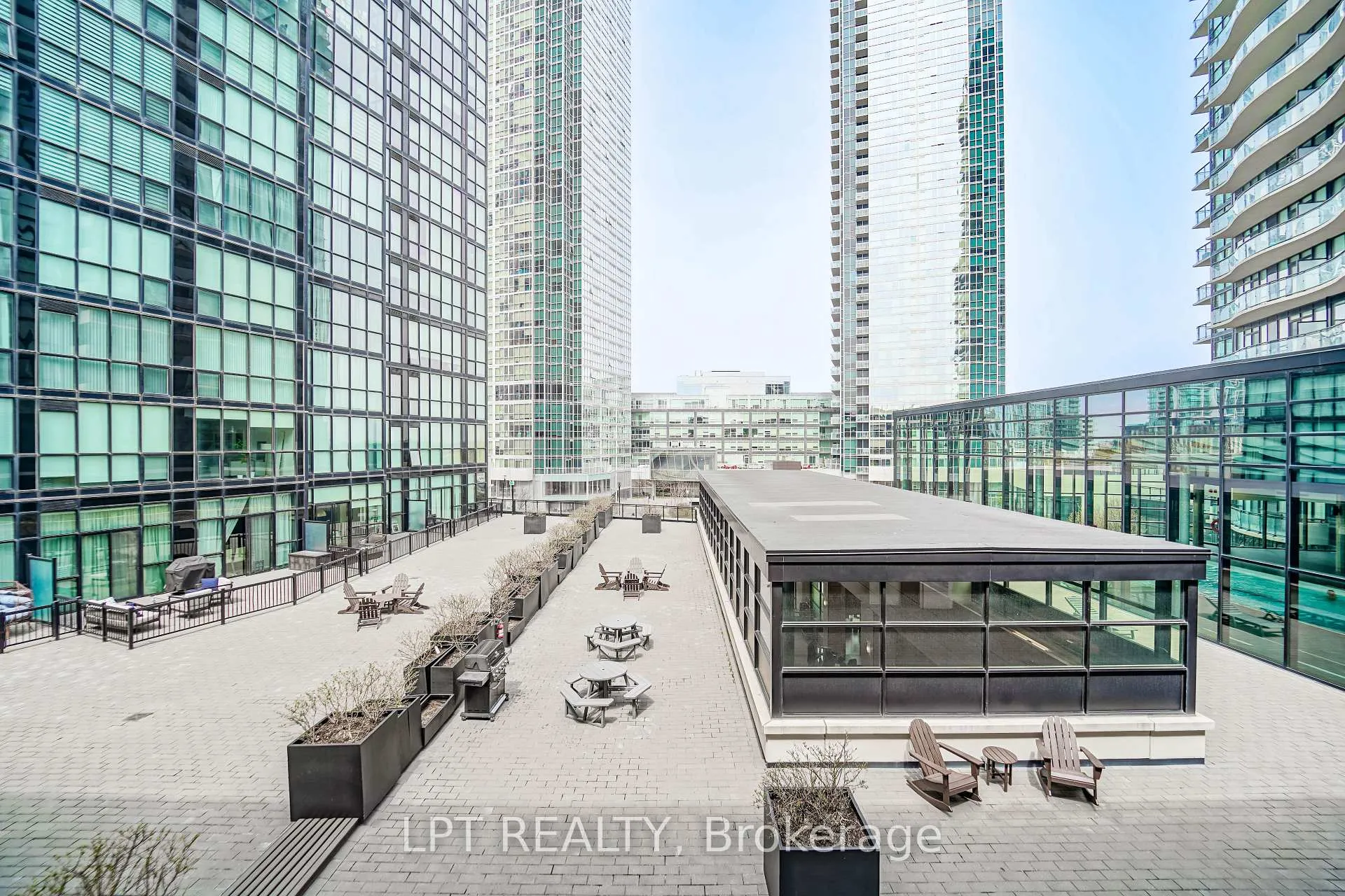 Photo 7 of Unit 312, 2900 Highway 7, Vaughan, Concord — HOMEH