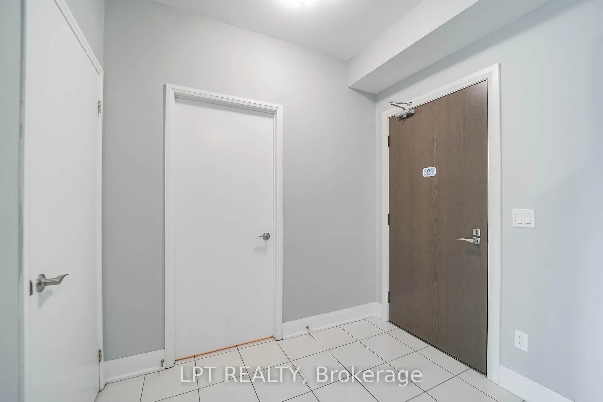 Photo 13 of Unit 312, 2900 Highway 7, Vaughan, Concord — HOMEH
