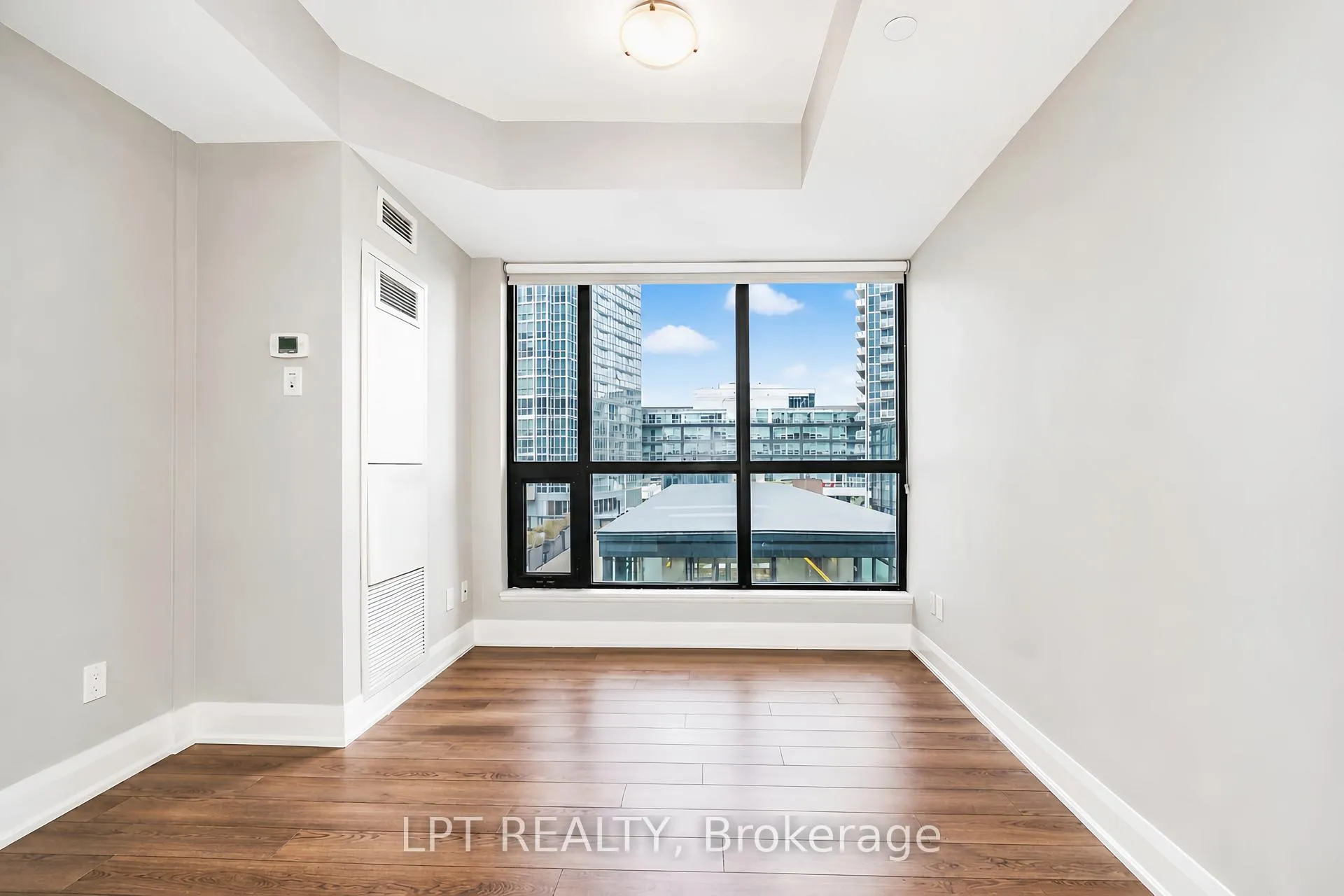 Photo 15 of Unit 312, 2900 Highway 7, Vaughan, Concord — HOMEH