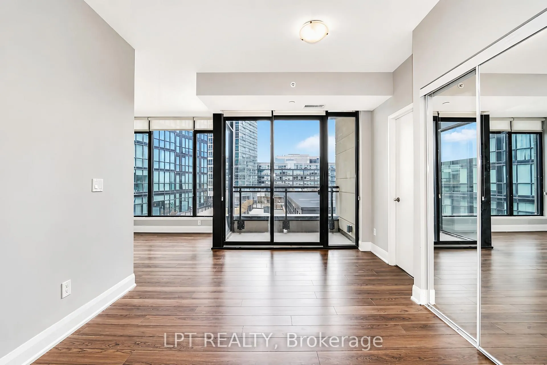 Photo 18 of Unit 312, 2900 Highway 7, Vaughan, Concord — HOMEH