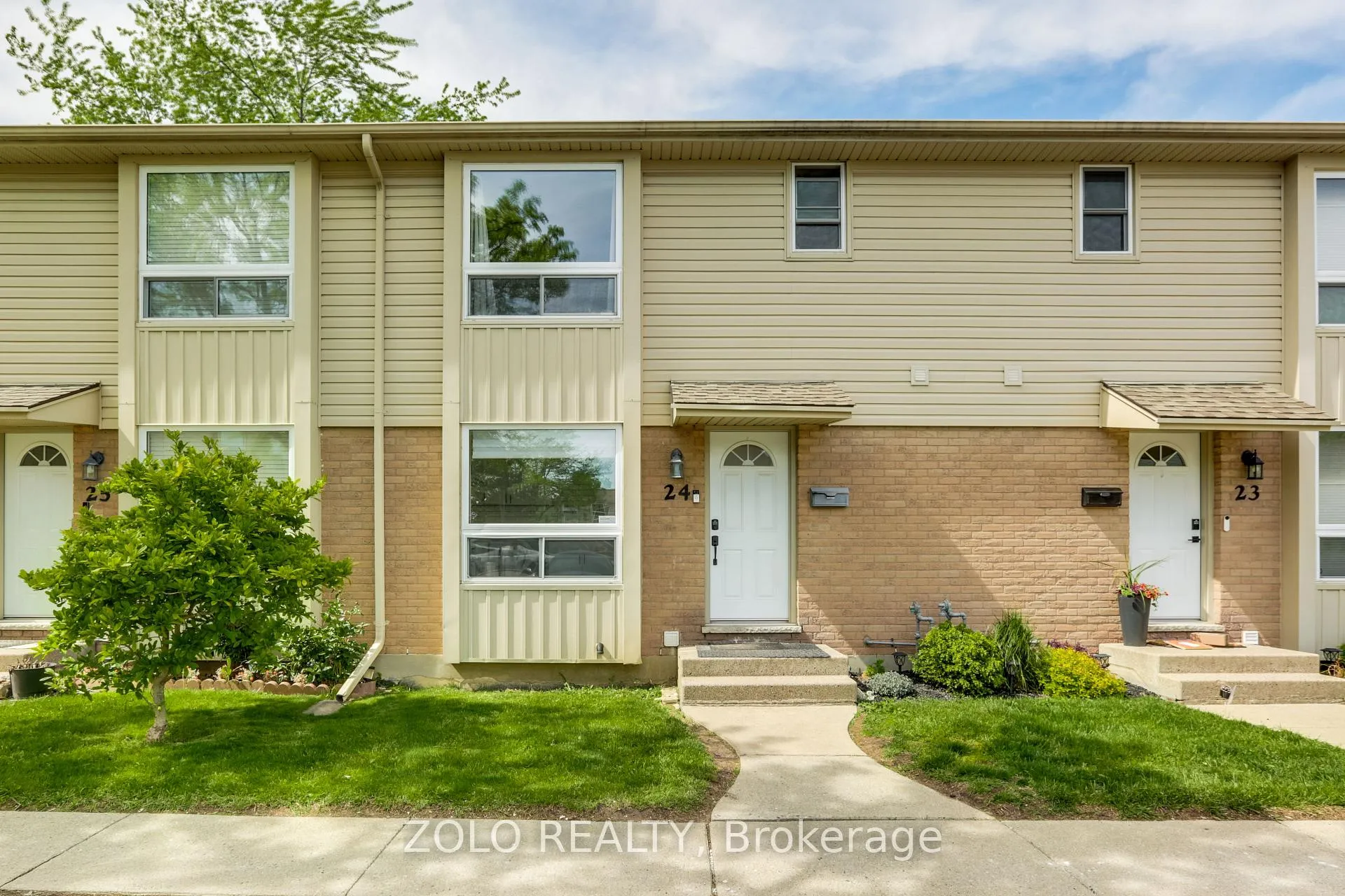 Front of Unit 24, 626 Wharncliffe Road S