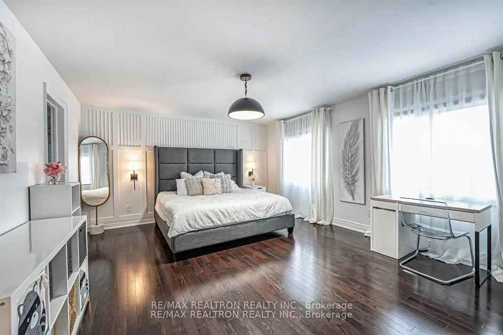 Photo 8 of 41 Woodgate Pines Drive, Vaughan, Kleinburg — HOMEH