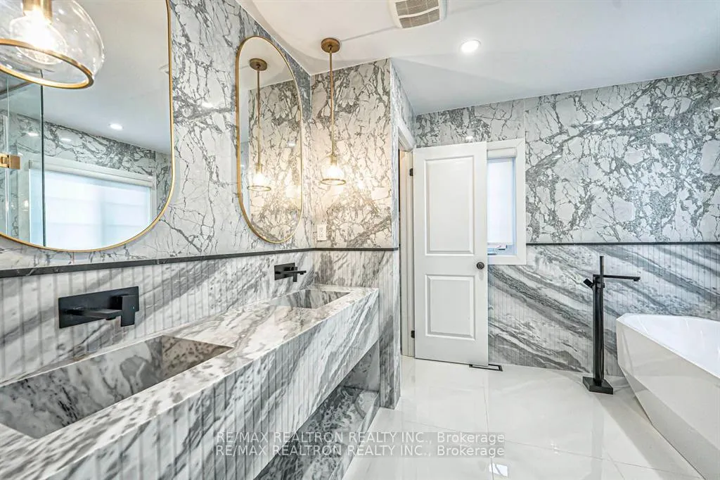 Photo 9 of 41 Woodgate Pines Drive, Vaughan, Kleinburg — HOMEH