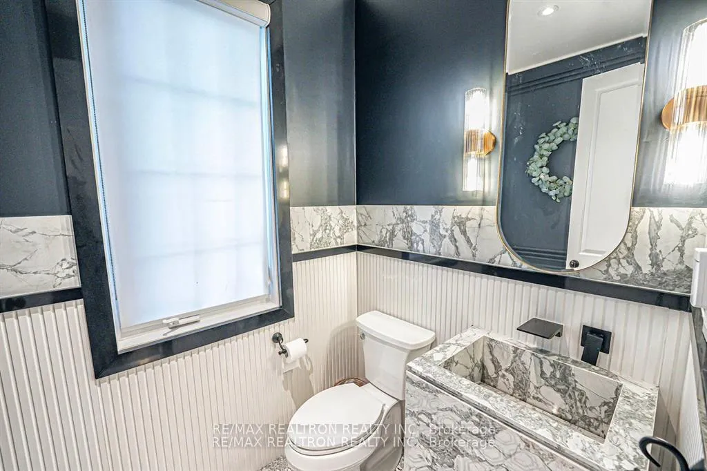Photo 12 of 41 Woodgate Pines Drive, Vaughan, Kleinburg — HOMEH