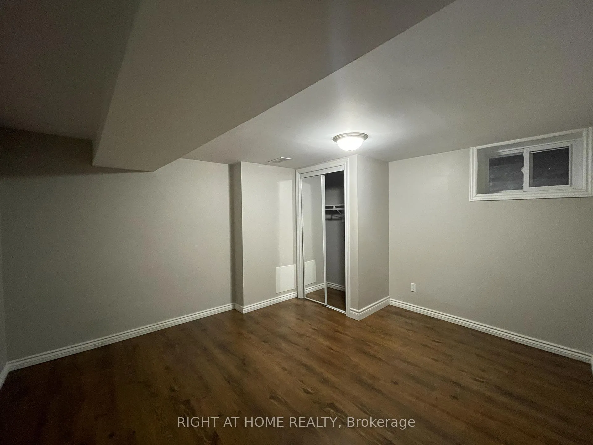 Photo 3 of Unit B, 1311 Davenport Road, Toronto, Dovercourt-Wallace Emerson-Junction — HOMEH