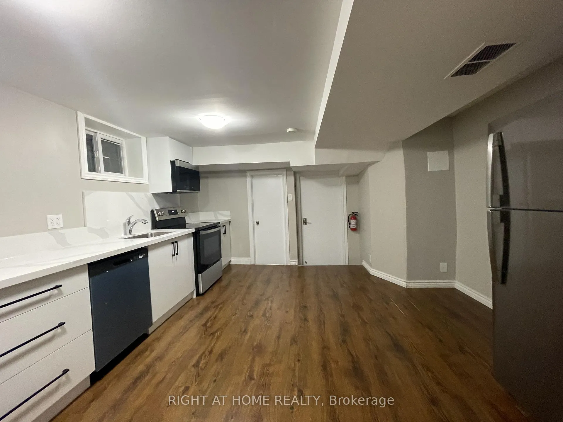 Photo 5 of Unit B, 1311 Davenport Road, Toronto, Dovercourt-Wallace Emerson-Junction — HOMEH
