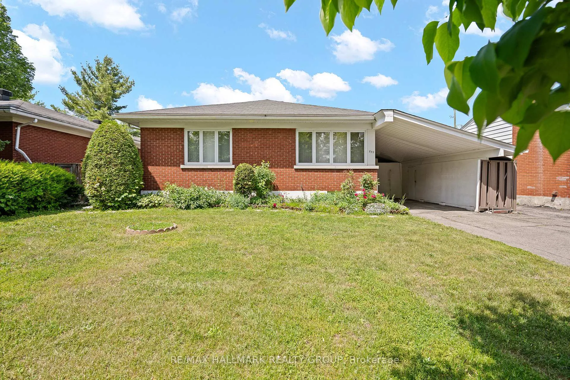 Photo 2 of 839 Weston Drive, Ottawa, Elmvale Acres — HOMEH
