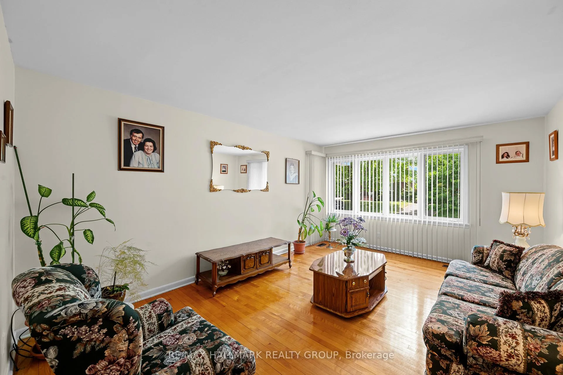 Photo 5 of 839 Weston Drive, Ottawa, Elmvale Acres — HOMEH
