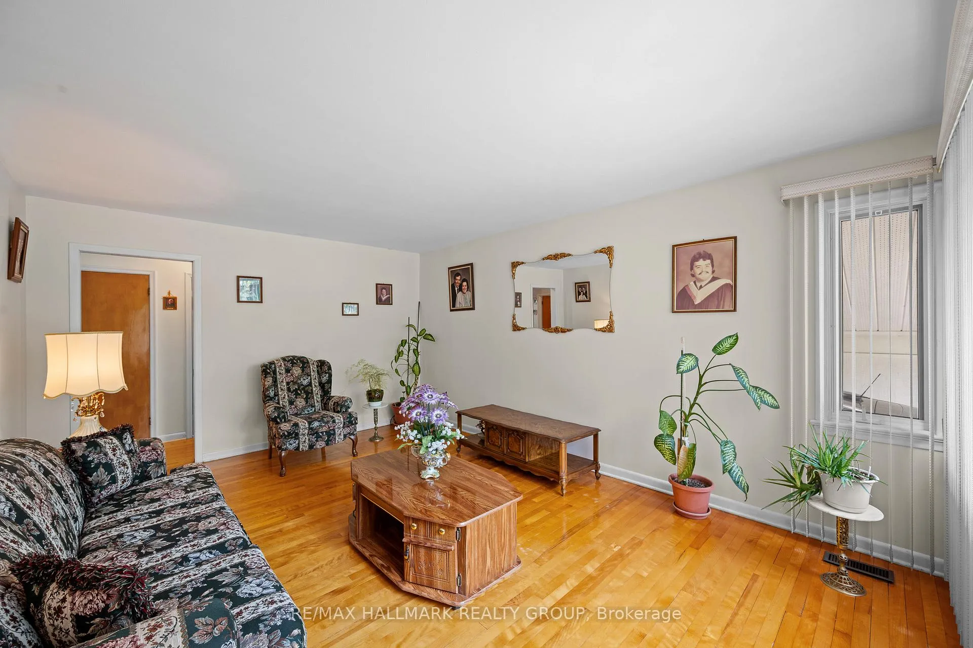 Photo 6 of 839 Weston Drive, Ottawa, Elmvale Acres — HOMEH