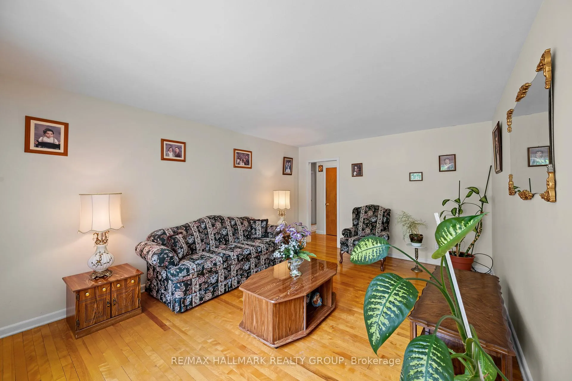 Photo 7 of 839 Weston Drive, Ottawa, Elmvale Acres — HOMEH