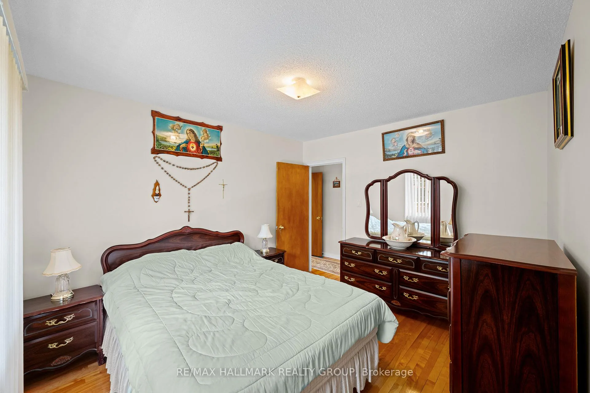 Photo 12 of 839 Weston Drive, Ottawa, Elmvale Acres — HOMEH