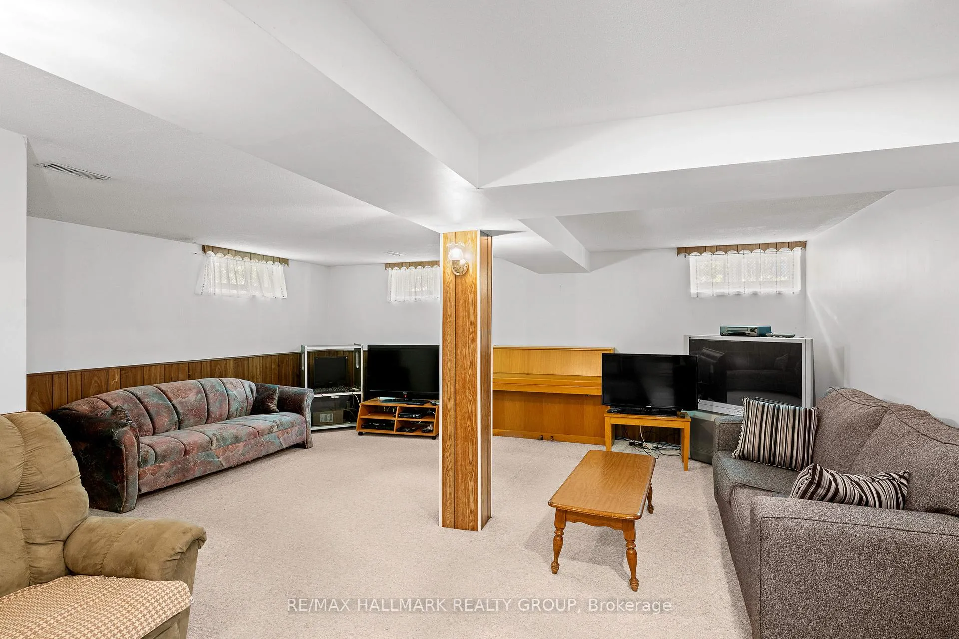 Photo 14 of 839 Weston Drive, Ottawa, Elmvale Acres — HOMEH