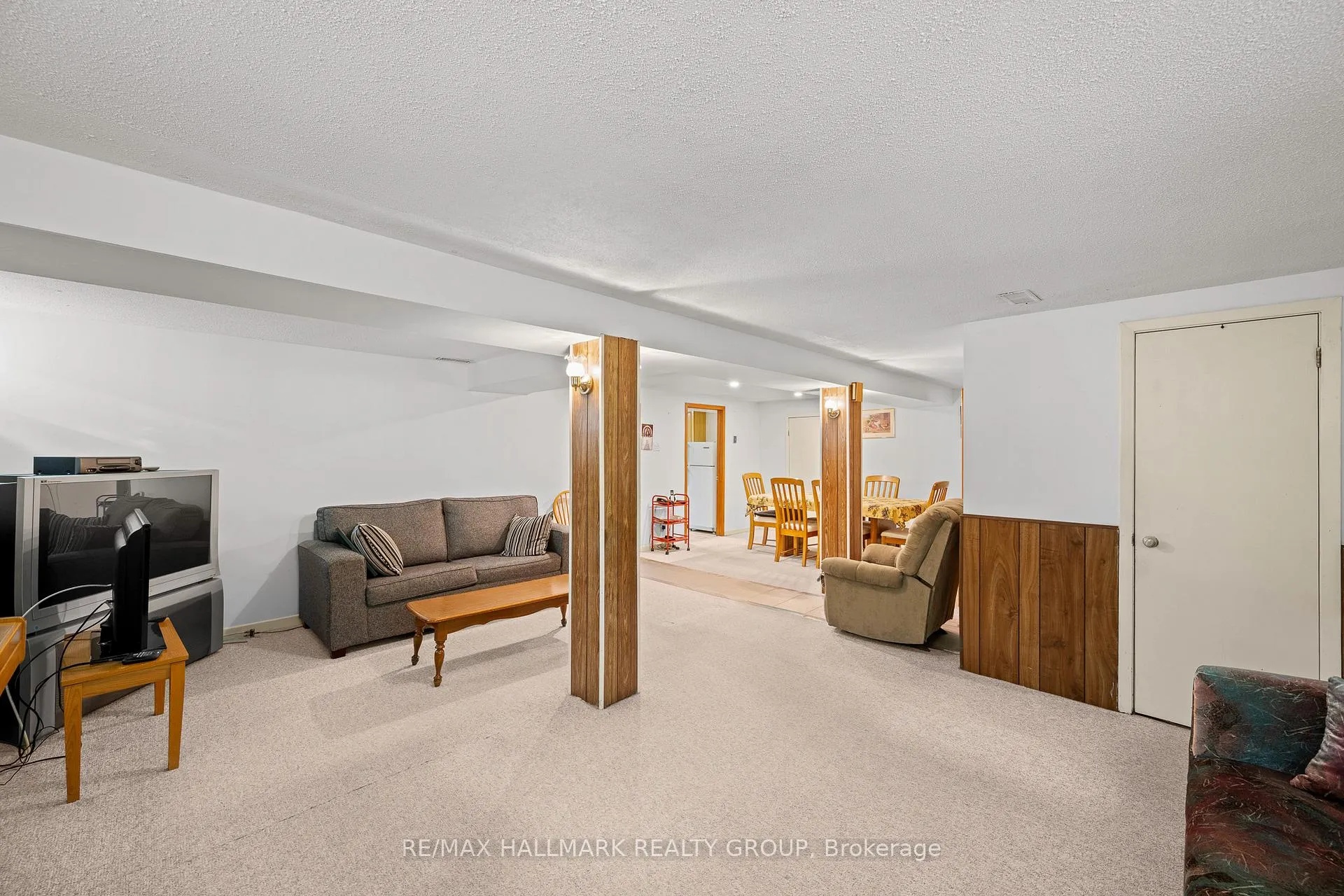 Photo 15 of 839 Weston Drive, Ottawa, Elmvale Acres — HOMEH