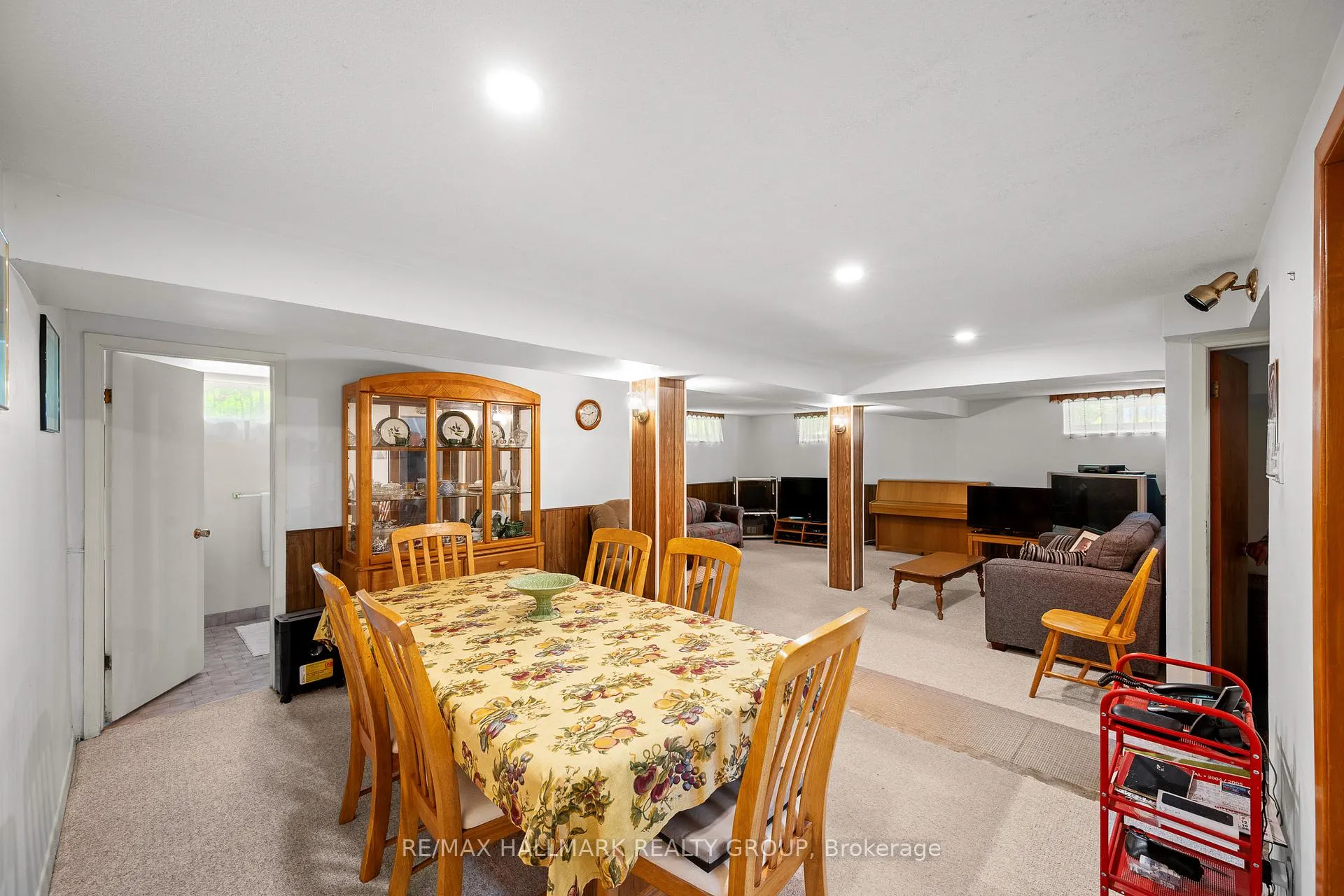 Photo 17 of 839 Weston Drive, Ottawa, Elmvale Acres — HOMEH