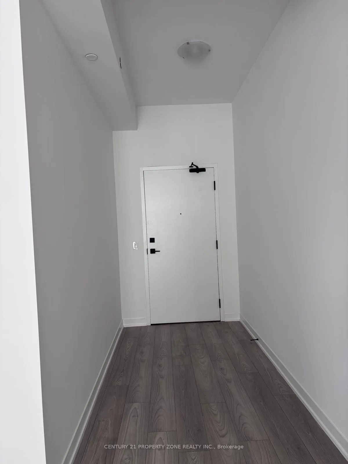 Photo 4 of 474 Caldari Road, Vaughan, Concord — HOMEH