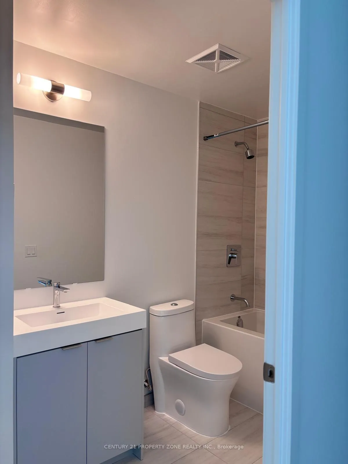 Photo 8 of 474 Caldari Road, Vaughan, Concord — HOMEH