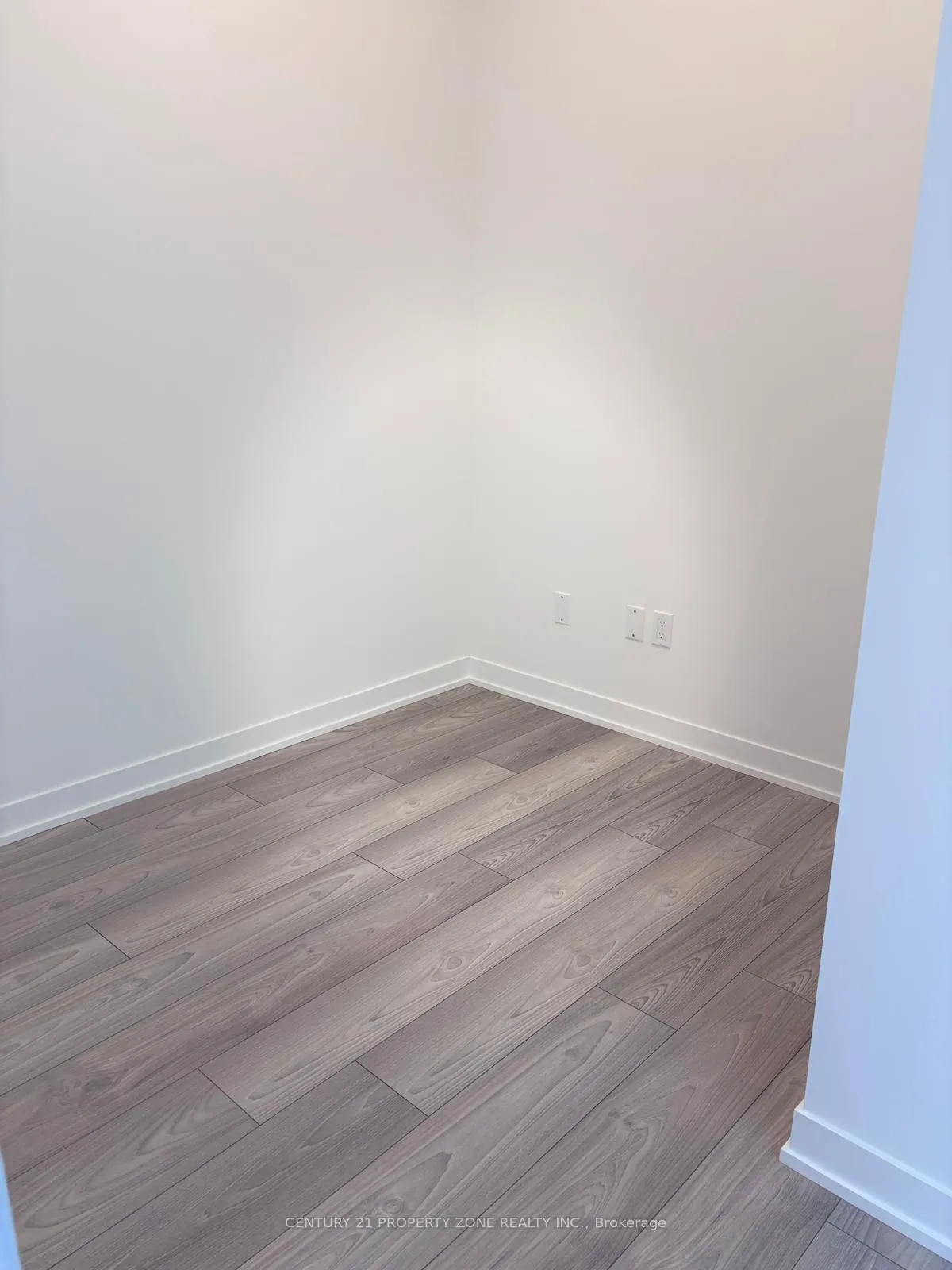 Photo 17 of 474 Caldari Road, Vaughan, Concord — HOMEH