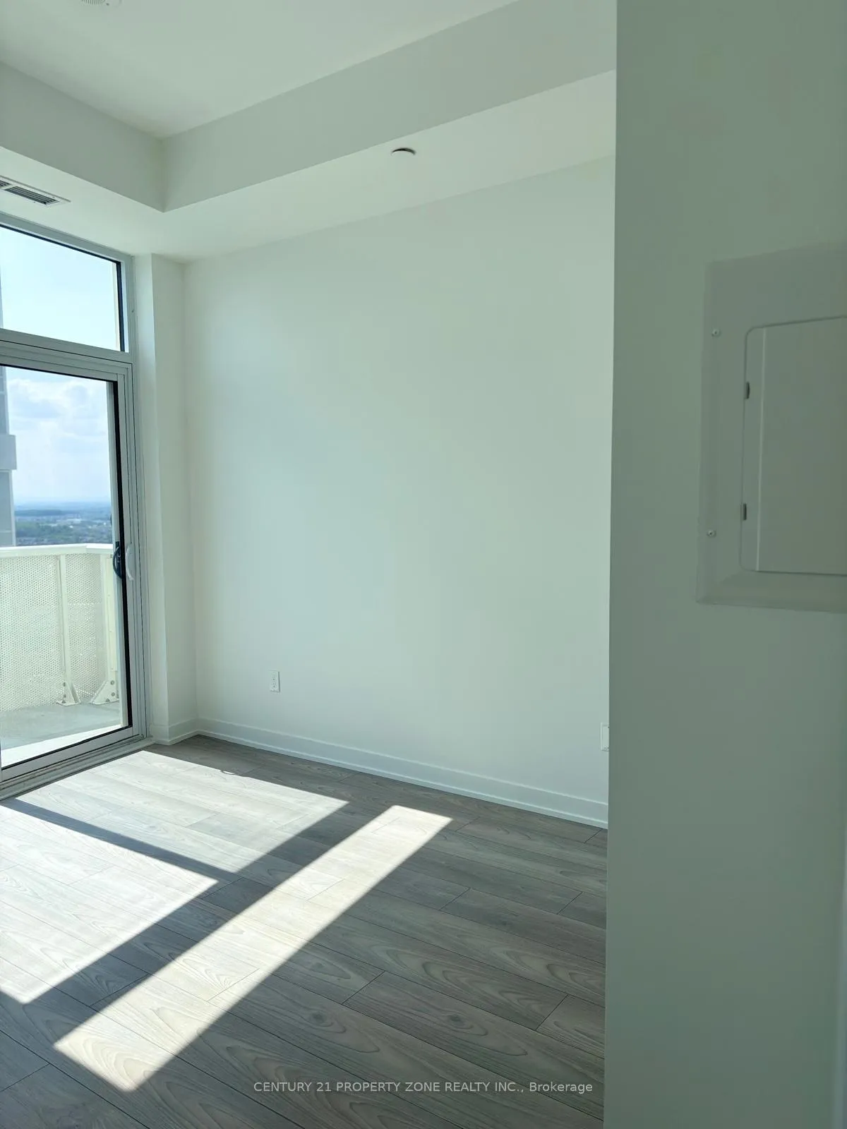Photo 18 of 474 Caldari Road, Vaughan, Concord — HOMEH