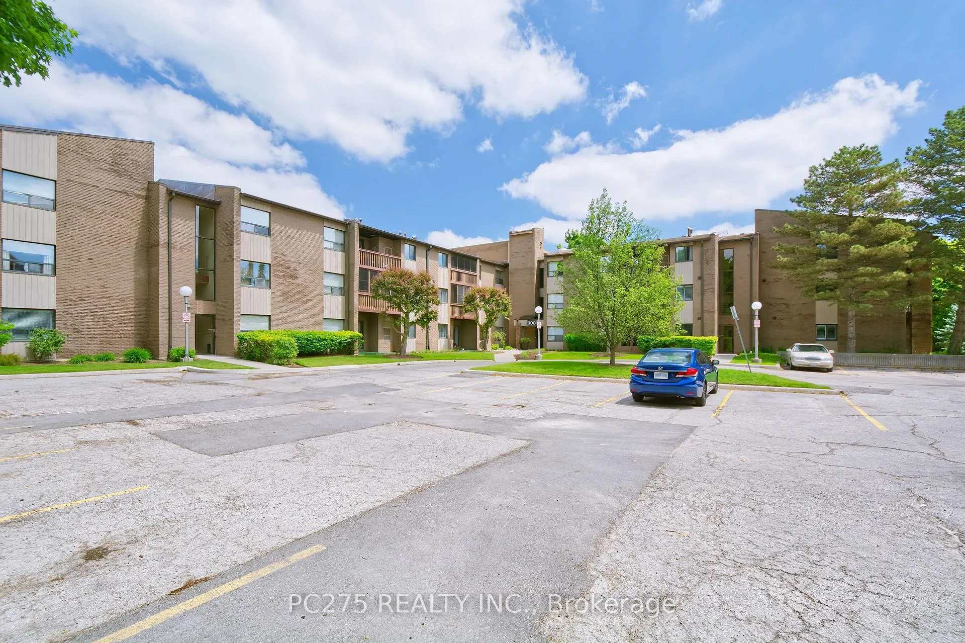 Photo 1 of Unit 216, 300 Everglade Crescent, London, North P — HOMEH