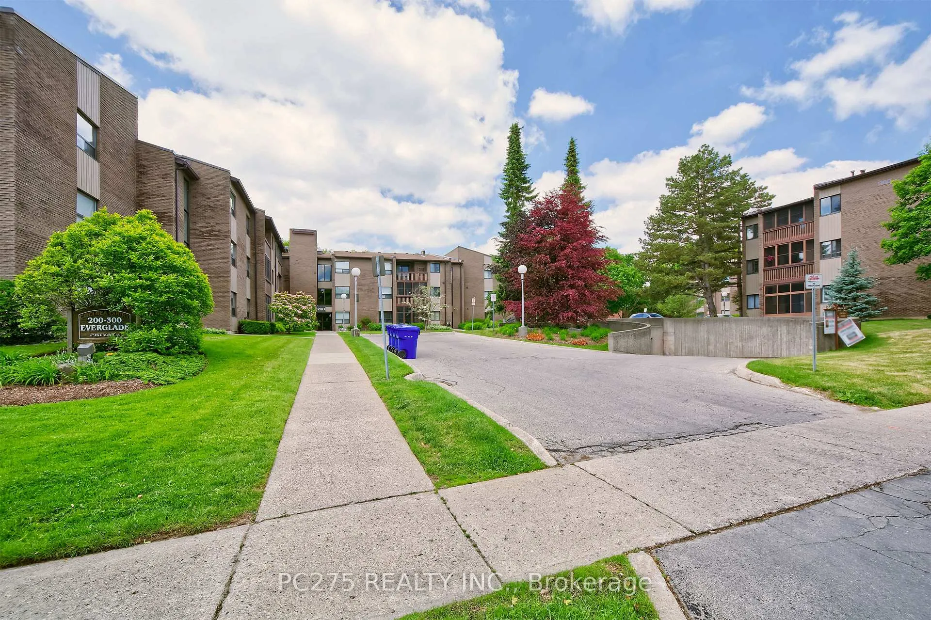 Photo 28 of Unit 216, 300 Everglade Crescent, London, North P — HOMEH