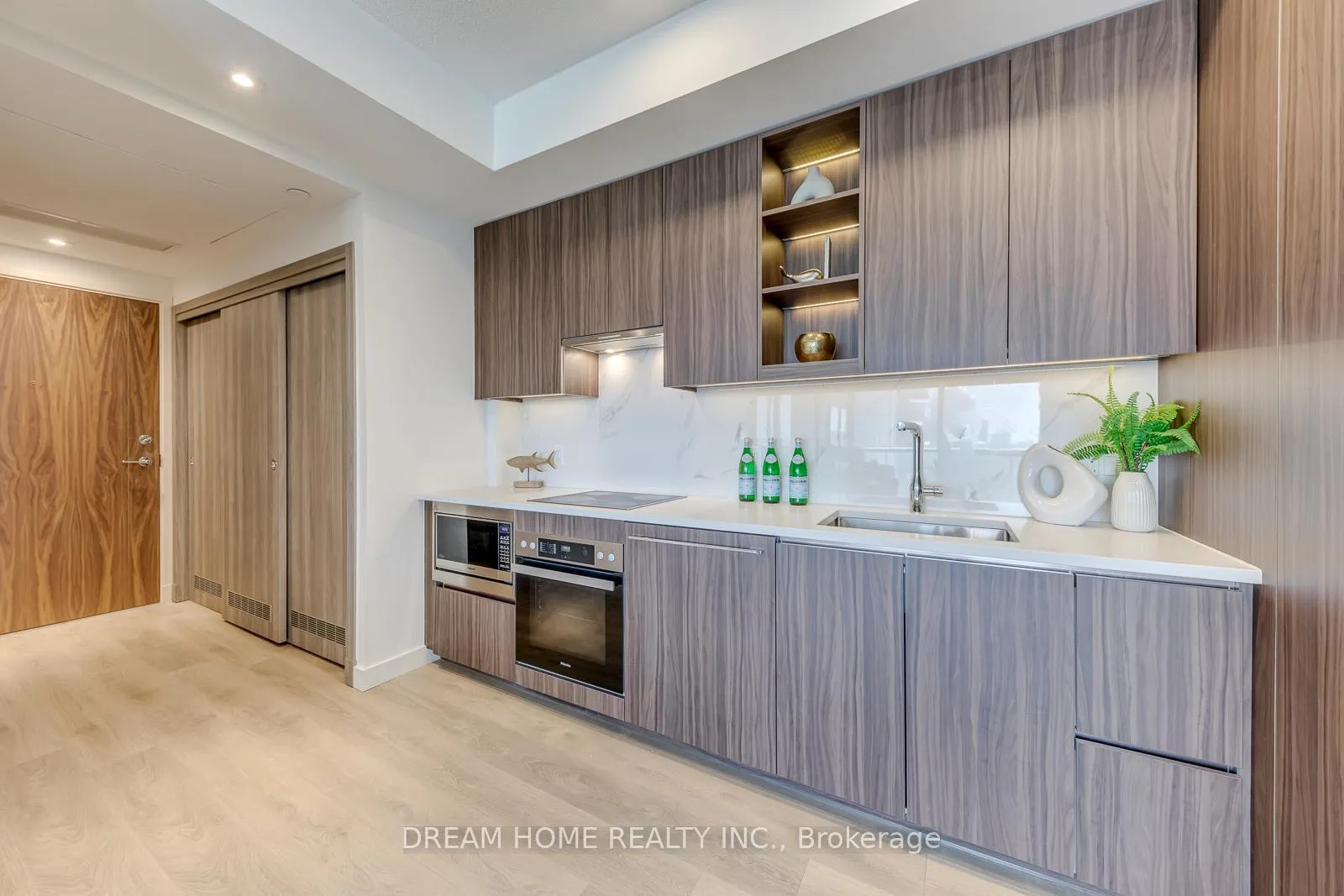 Photo 11 of Unit 1106, 27 McMahon Drive, North York, Bayview Village — HOMEH