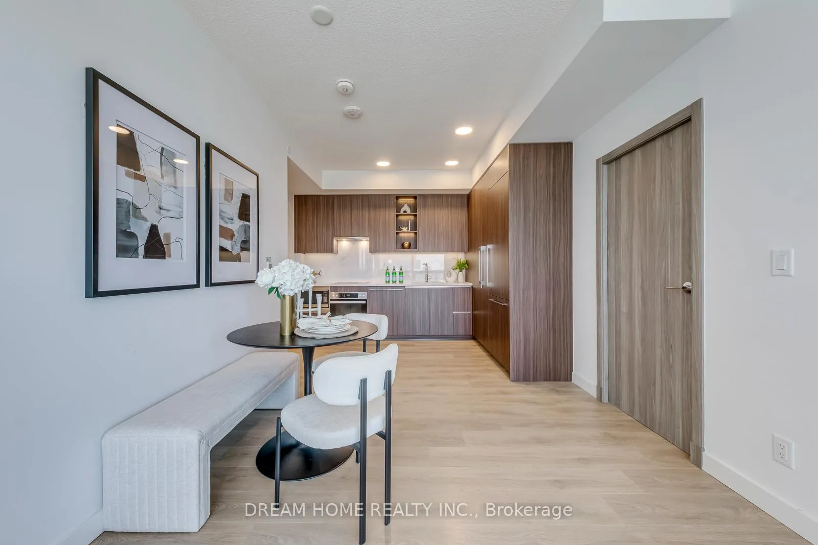 Photo 14 of Unit 1106, 27 McMahon Drive, North York, Bayview Village — HOMEH