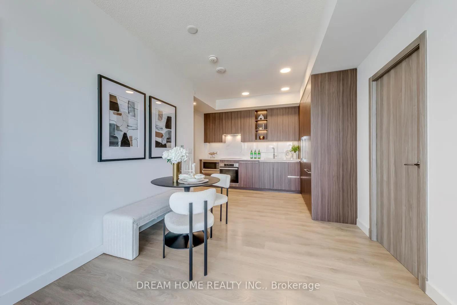 Photo 15 of Unit 1106, 27 McMahon Drive, North York, Bayview Village — HOMEH