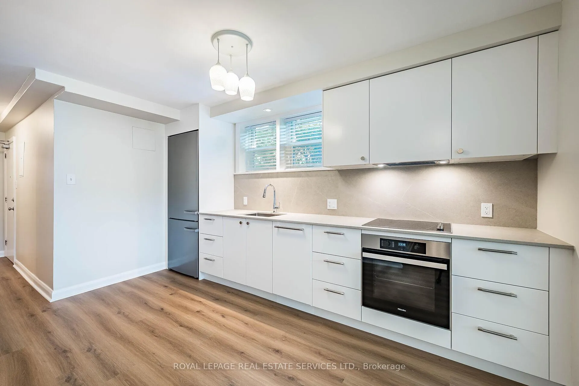 Photo 9 of Unit # 1, 40 Emerald Crescent, Etobicoke, New Toronto — HOMEH