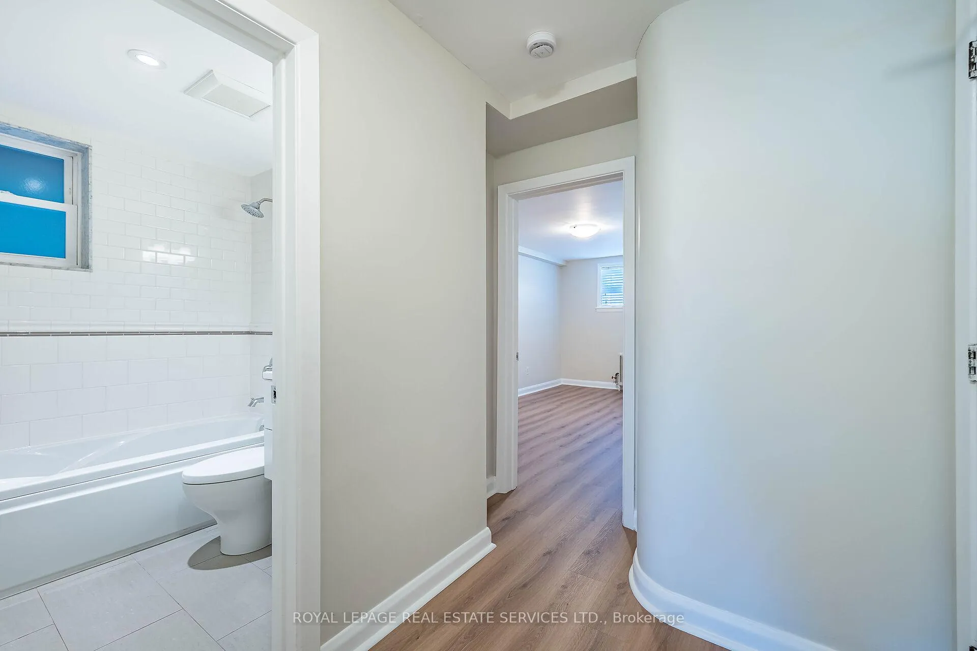 Photo 18 of Unit # 1, 40 Emerald Crescent, Etobicoke, New Toronto — HOMEH