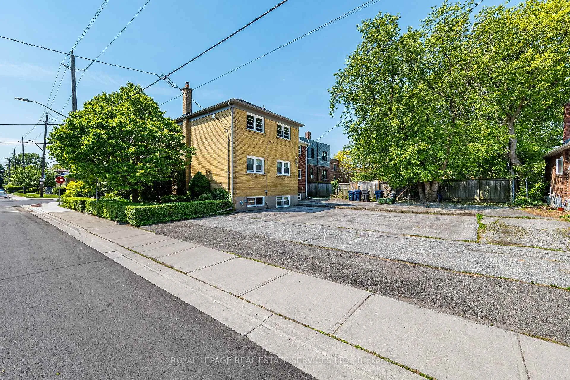 Photo 30 of Unit # 1, 40 Emerald Crescent, Etobicoke, New Toronto — HOMEH