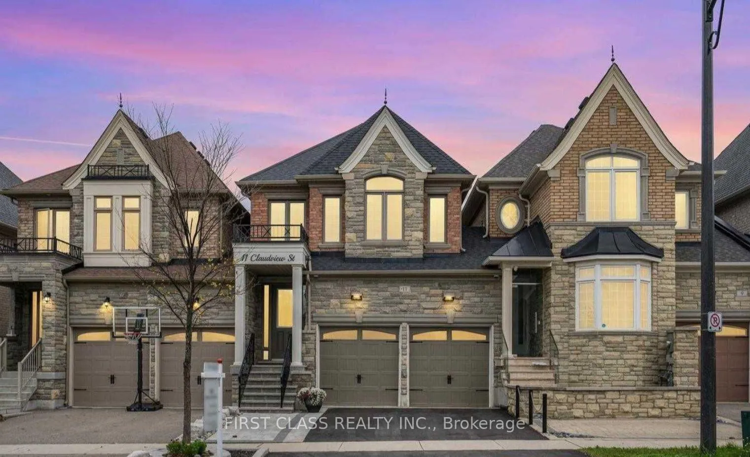 Photo 1 of 11 Claudview Street, King, King City — HOMEH