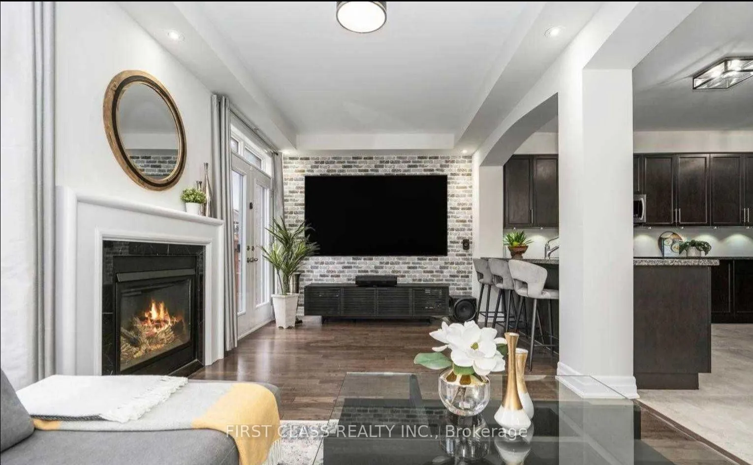Photo 3 of 11 Claudview Street, King, King City — HOMEH