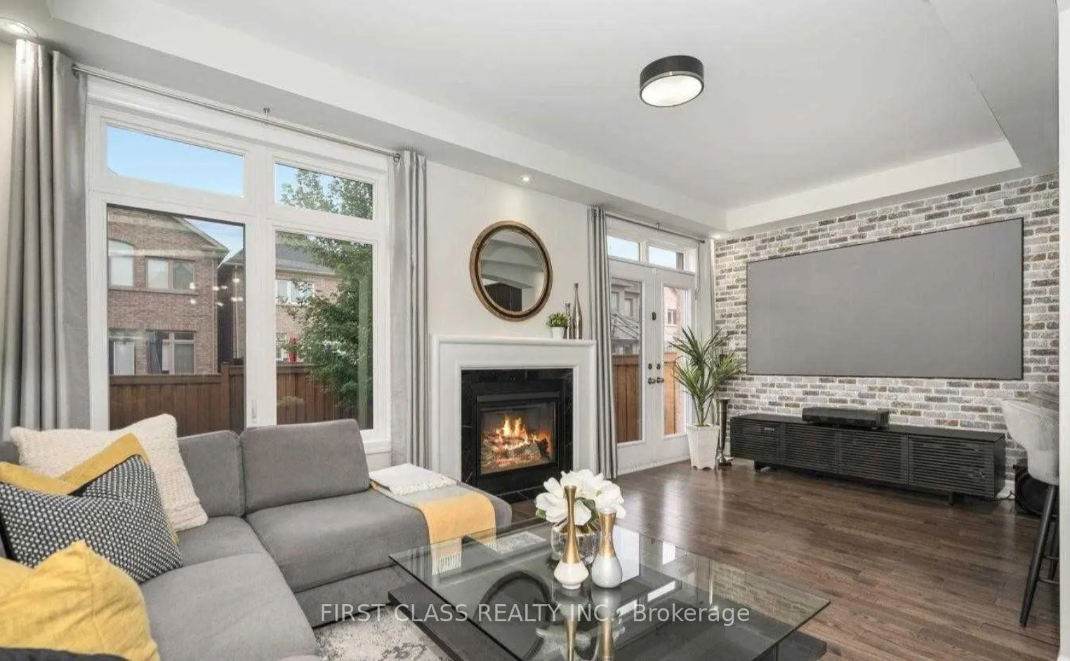 Photo 4 of 11 Claudview Street, King, King City — HOMEH