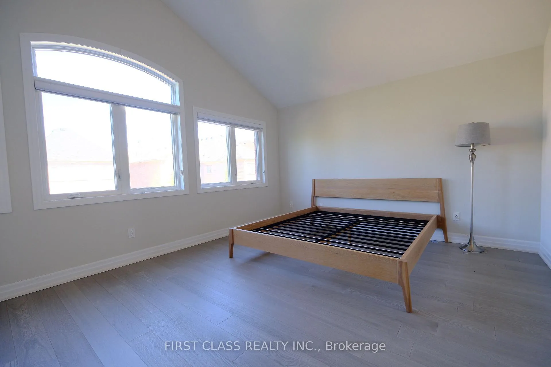 Photo 10 of 11 Claudview Street, King, King City — HOMEH
