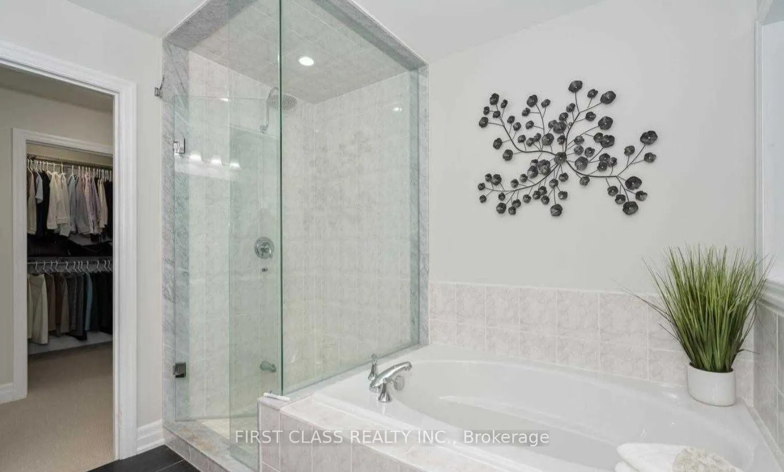 Photo 12 of 11 Claudview Street, King, King City — HOMEH
