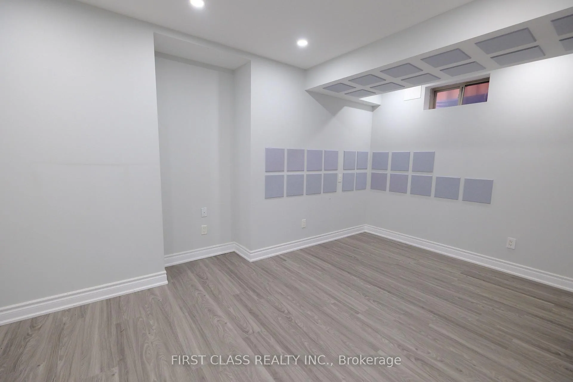 Photo 16 of 11 Claudview Street, King, King City — HOMEH