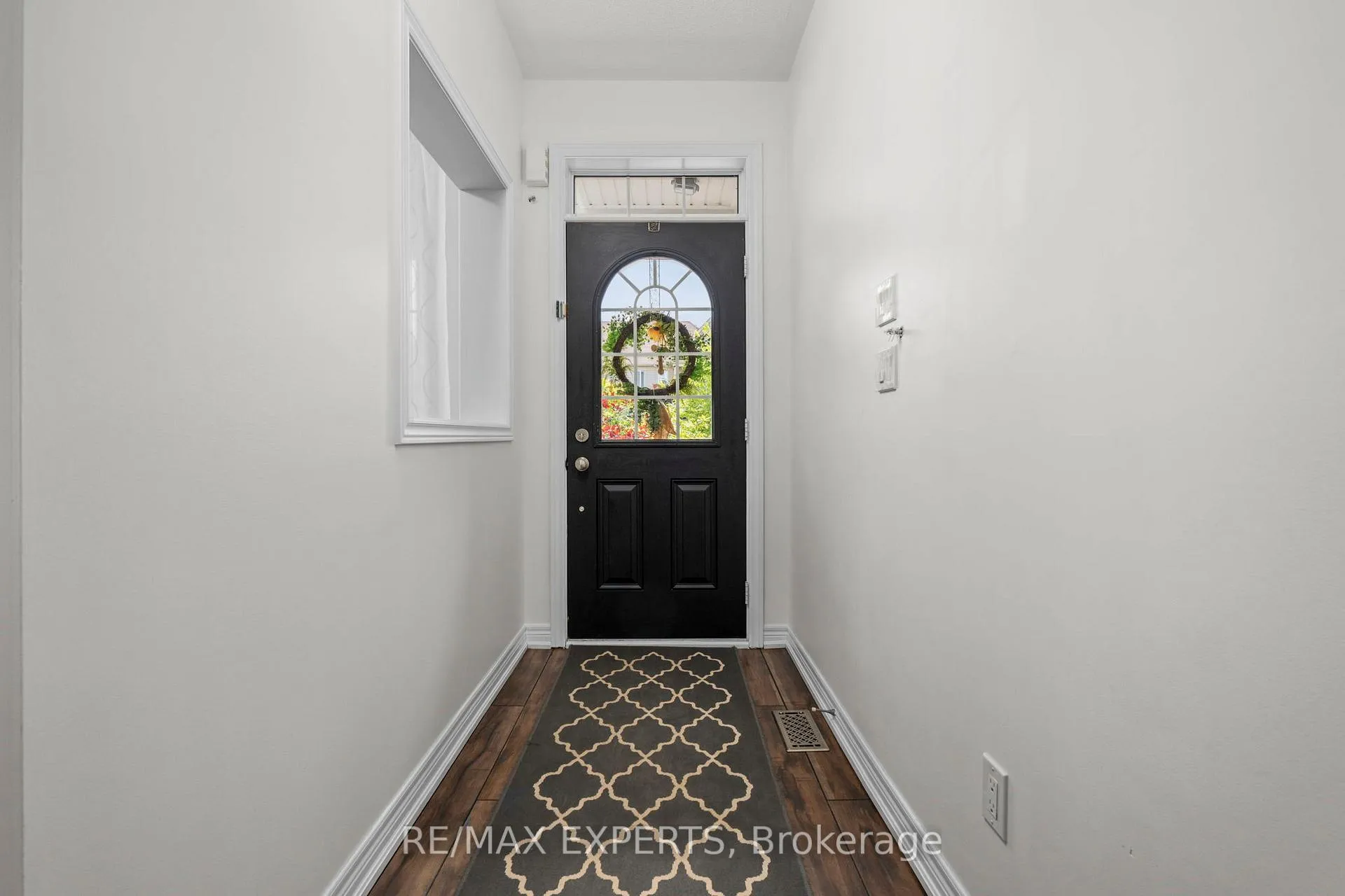 Photo 6 of 8 Jackson Drive, New Tecumseth, Tottenham — HOMEH