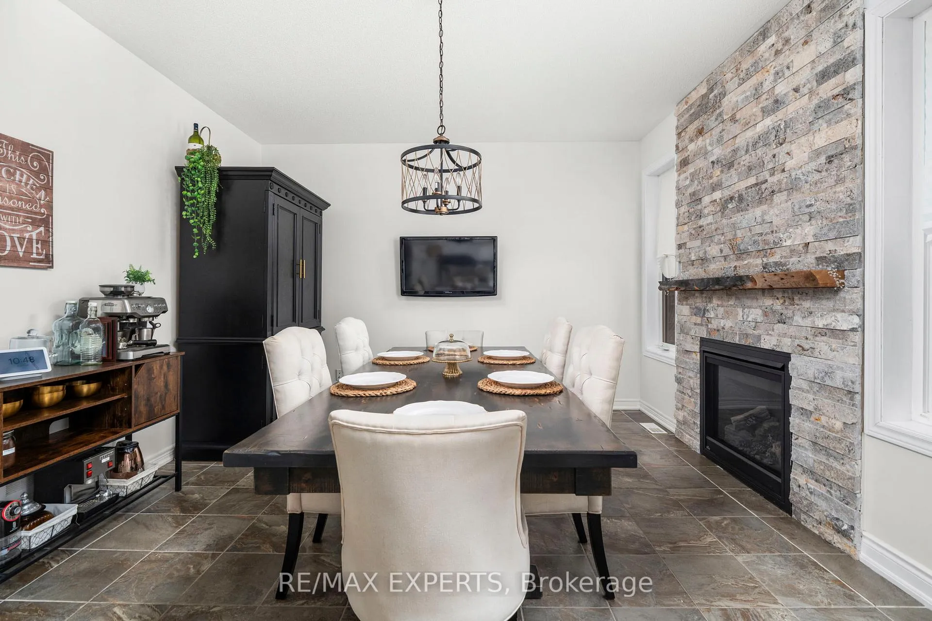 Photo 13 of 8 Jackson Drive, New Tecumseth, Tottenham — HOMEH