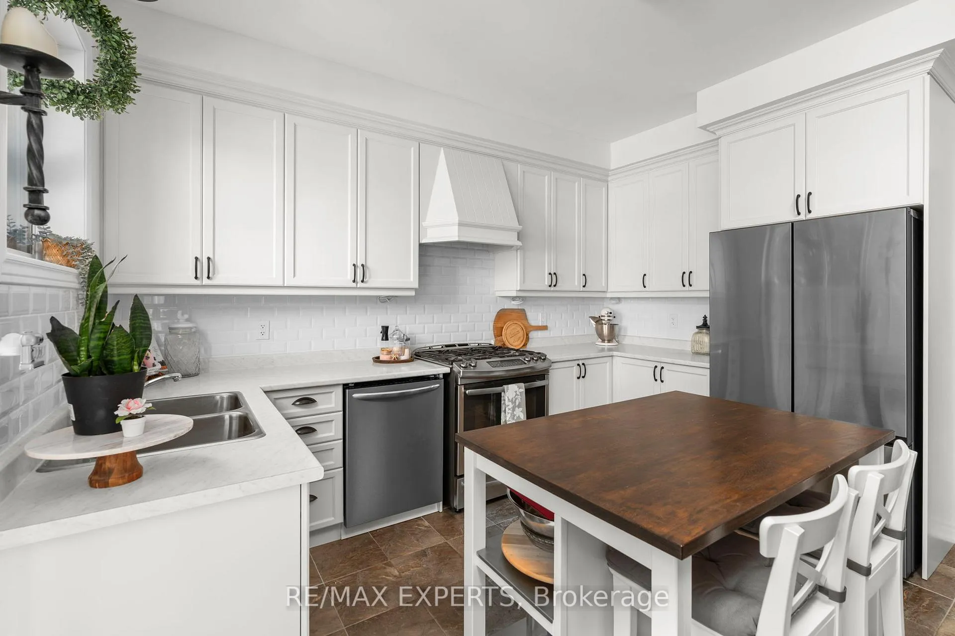 Photo 17 of 8 Jackson Drive, New Tecumseth, Tottenham — HOMEH