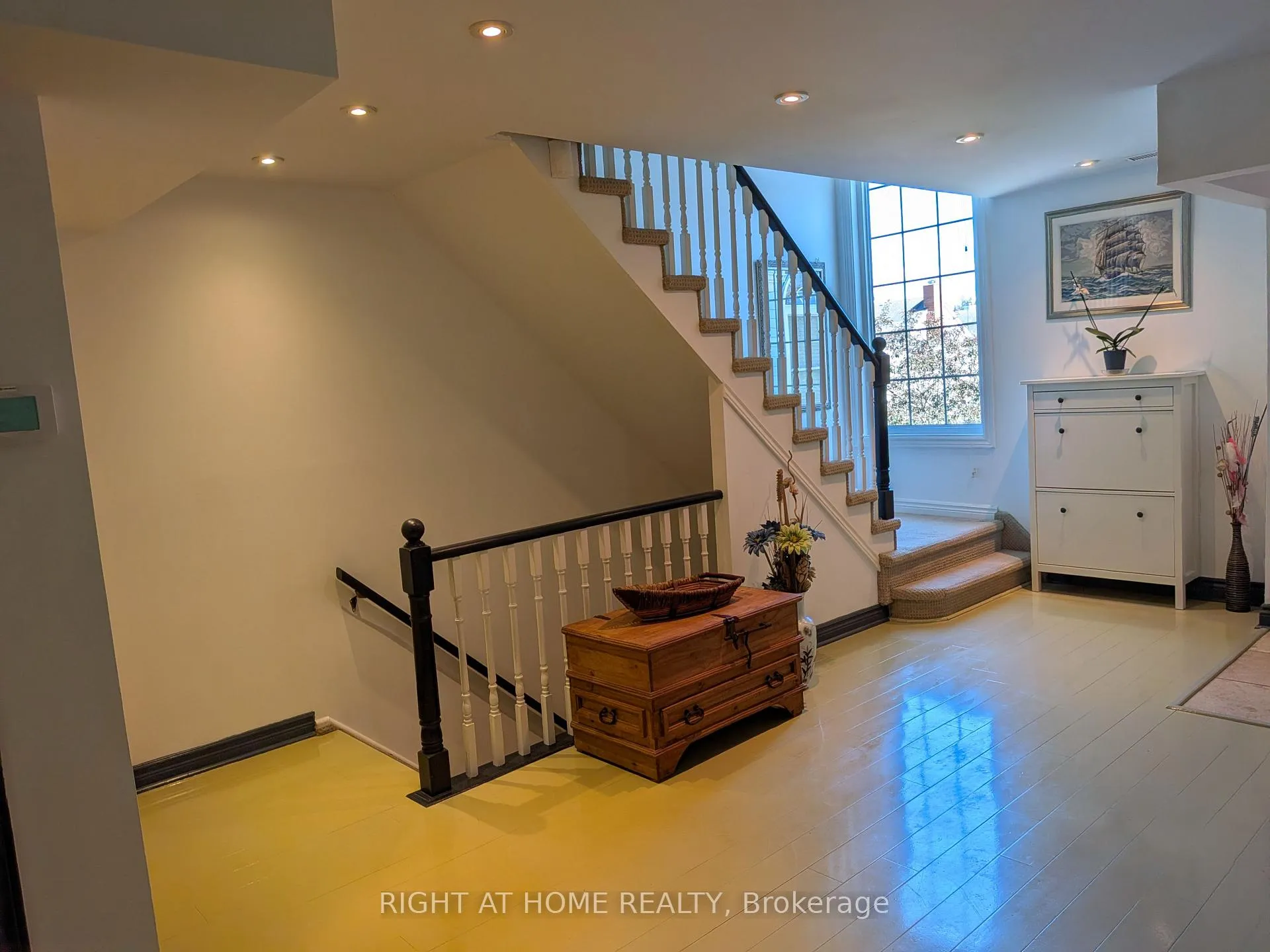 Photo 3 of Unit D-7, 1663 Nash Road, Clarington, Courtice — HOMEH