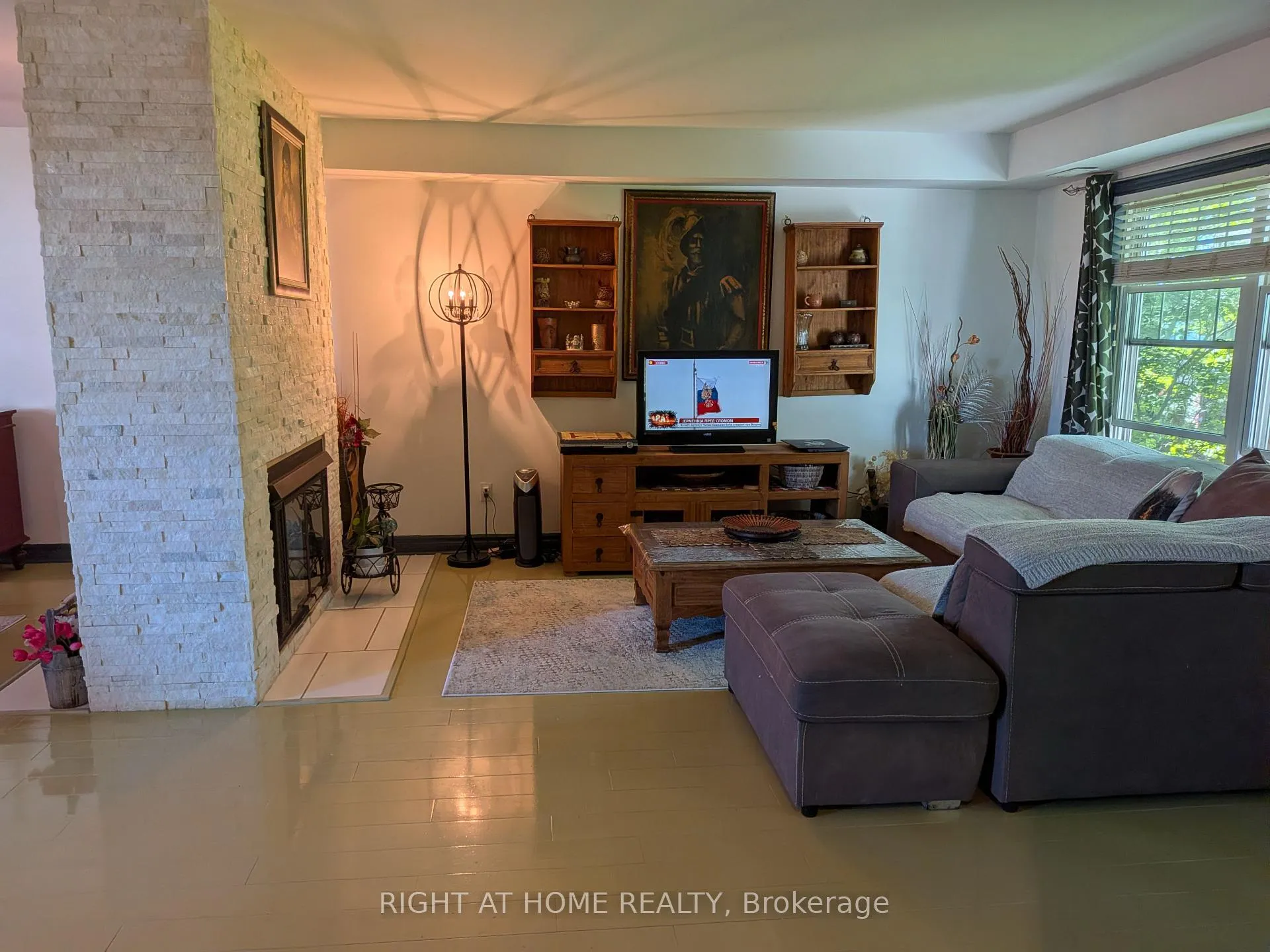 Photo 8 of Unit D-7, 1663 Nash Road, Clarington, Courtice — HOMEH
