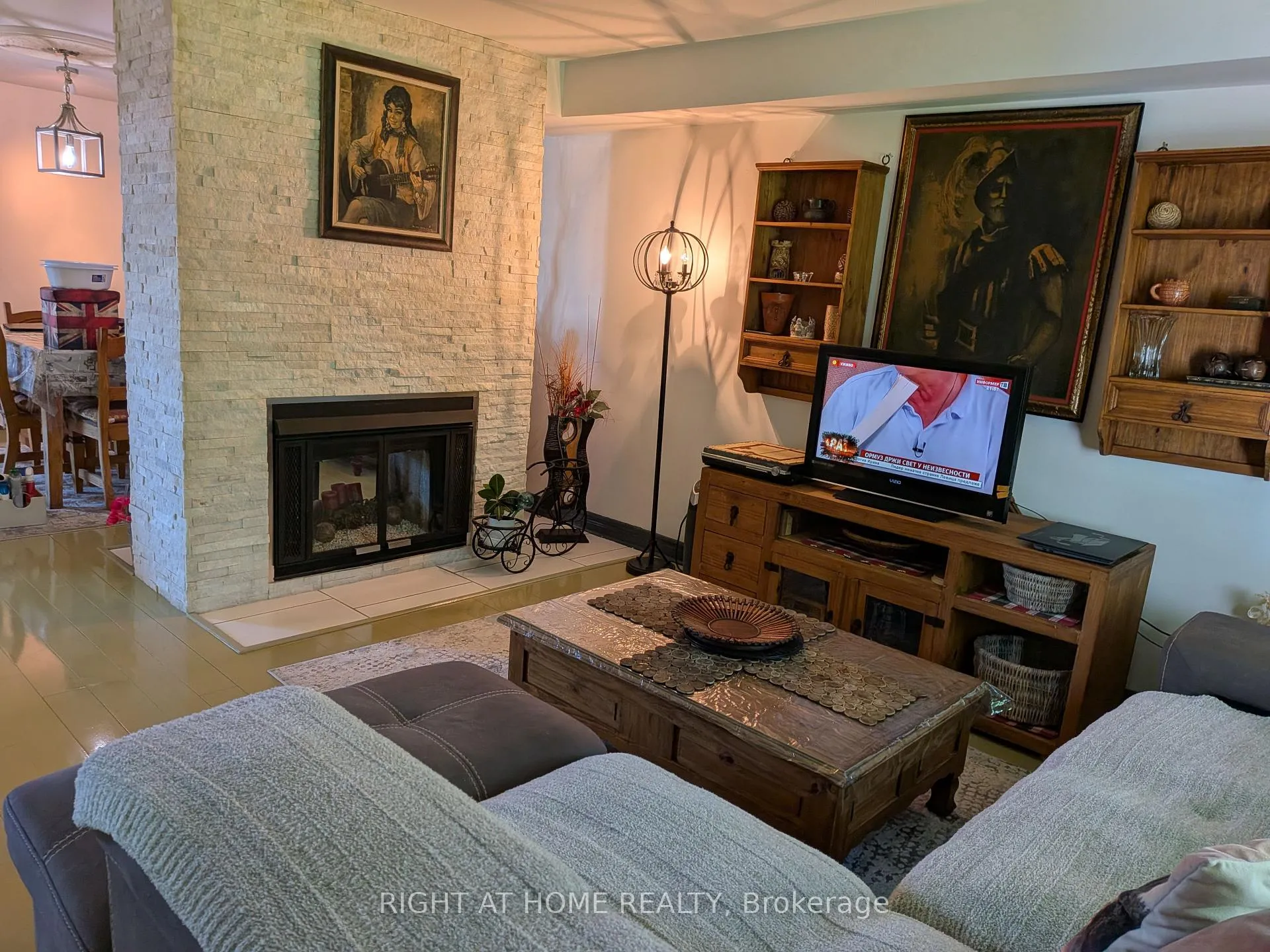 Photo 10 of Unit D-7, 1663 Nash Road, Clarington, Courtice — HOMEH